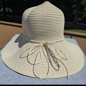 Women's Cream and White Large Sunhat w/ Attached Bow Tie| One Size
